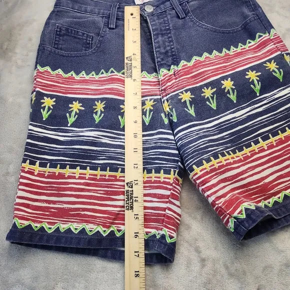 Vtg Guess Womens Shorts Denim Size 28 Festival Rave Hippie Floral 90s Summer HTF