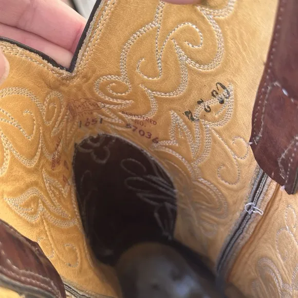 Vtg Justin Brown Leather Style 1651 Size 7 D Cowboy Boots Western Style