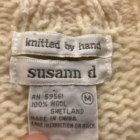 VTG Susann D hand knitted Shetland Wool Womens sweater size Medium Aztec design