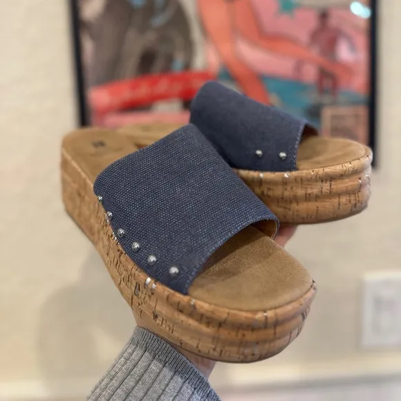 White Mountain Women's Blue Platform Sandals 7.5