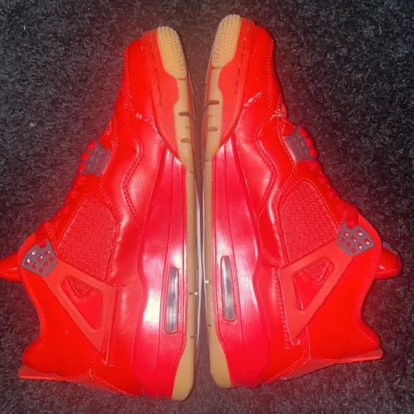 WMNS Air Jordan 4 Retro NRG Fire Red ‘singles day’. Sz.7W. Original box.