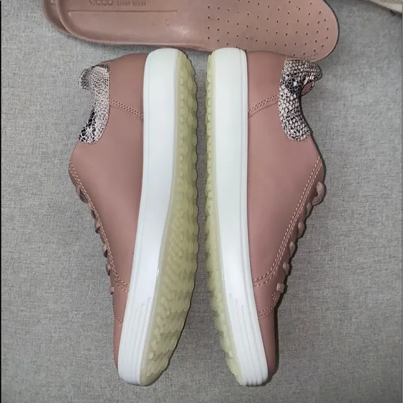 Woman's Sneakers &amp; Athletic Shoes ECCO Soft 7 Street Sneaker 2.0