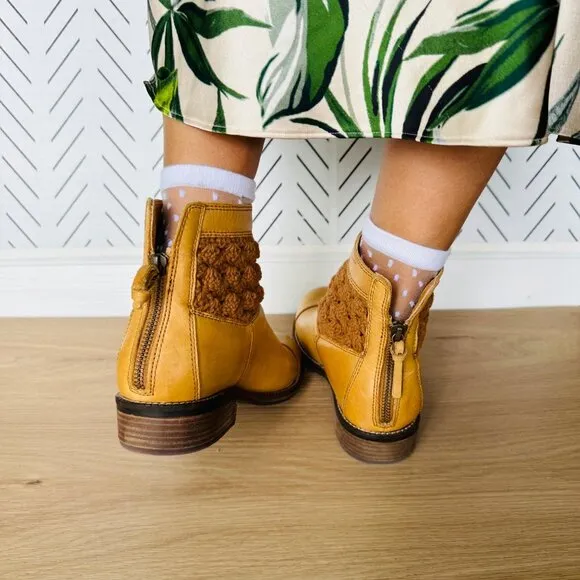 🤩Women Boots Sz 7.5 Latigo leather Crochet Booties Carly Zip Caramel brown New