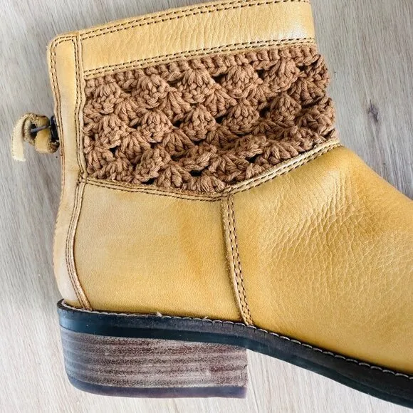 🤩Women Boots Sz 7.5 Latigo leather Crochet Booties Carly Zip Caramel brown New
