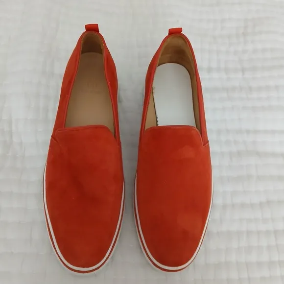 Women's Bill Blass Sutton Sneaker Cherry Tomato Suede Size 8 NWOB