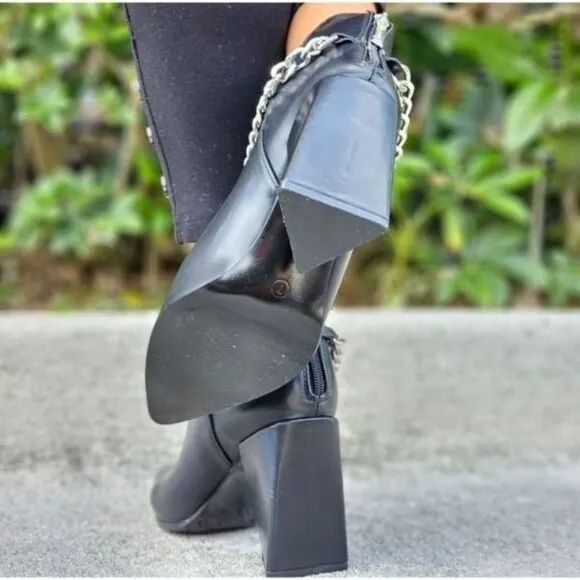 Women's Black Block Heel Chelsea Boots