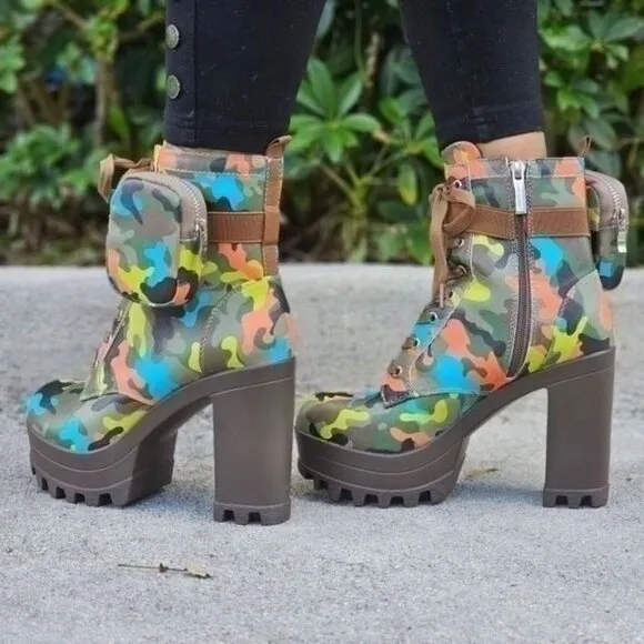 Women's Camo Print Block Heel Lace Up Botties