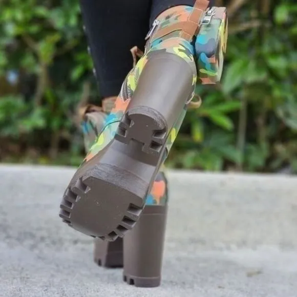 Women's Camo Print Block Heel Lace Up Botties