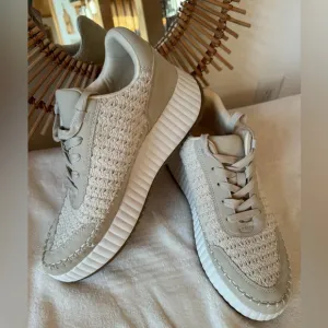WOMEN'S DV BY DOLCE VITA FAY Woven Fabric Cream Shoe, Size 9 NWT