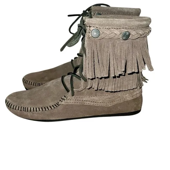 Women's Minnetonka Double Fringe Boots nwot size 8