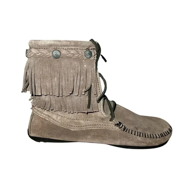 Women's Minnetonka Double Fringe Boots nwot size 8