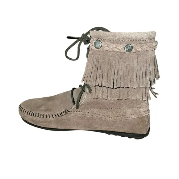 Women's Minnetonka Double Fringe Boots nwot size 8