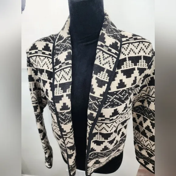 WOMEN'S size Small,  cutest black &amp; white Aztec blazer jacket by [ Bedford Fair]