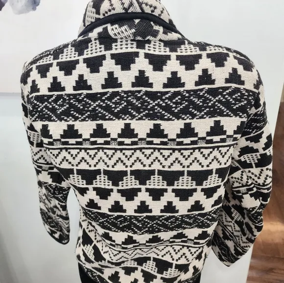 WOMEN'S size Small,  cutest black &amp; white Aztec blazer jacket by [ Bedford Fair]
