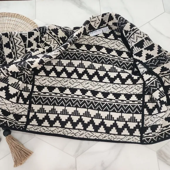 WOMEN'S size Small,  cutest black &amp; white Aztec blazer jacket by [ Bedford Fair]