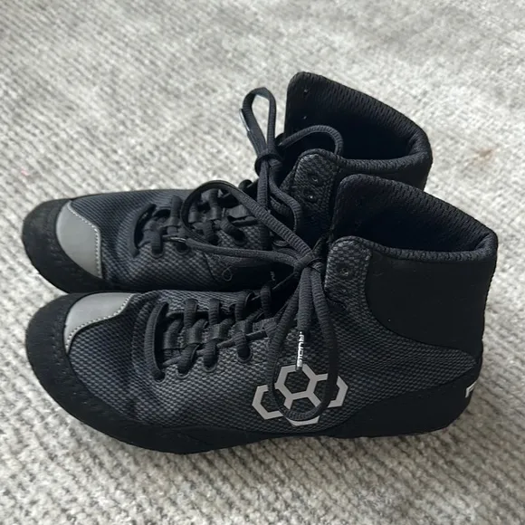 Wrestling shoes size 6 Black and Gray High-Top with Brass Knuckle Design