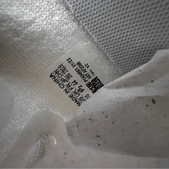 Yeezy White 350 BOOST V2