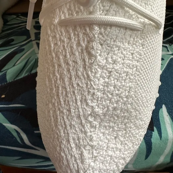 Yeezy White 350 BOOST V2