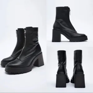 Zara Black Leather Chunky Front Exposed Zipper 90s Style Ankle Lug Y2K Boots