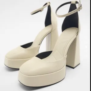 Zara chunky high heeled platform shoes - off white NWT