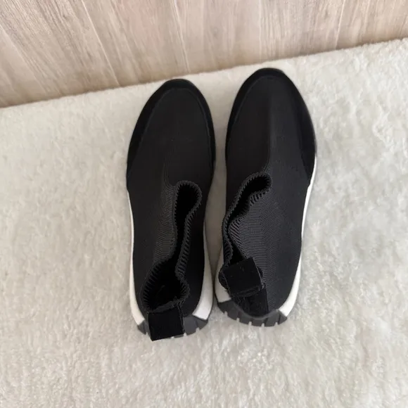 Zara Fabric High Top Black and White Minimalist SneakersSize 8