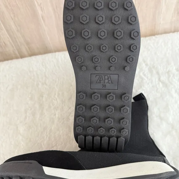 Zara Fabric High Top Black and White Minimalist SneakersSize 8