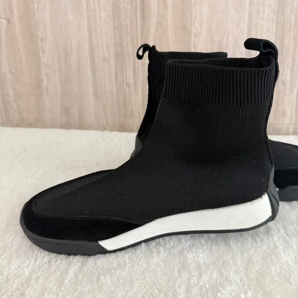 Zara Fabric High Top Black and White Minimalist SneakersSize 8